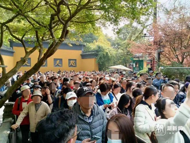 “车车车你车车车”冲上了热搜！第一批游客抵达，约满、限流，多地紧急提醒